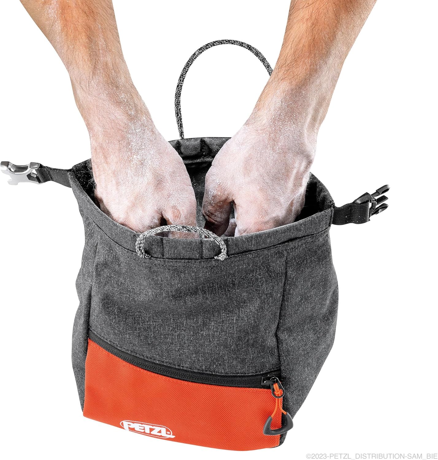 Petzl SAKAB Chalk Bag - Large, Roll-Top Bouldering Chalk Bucket - Image 3